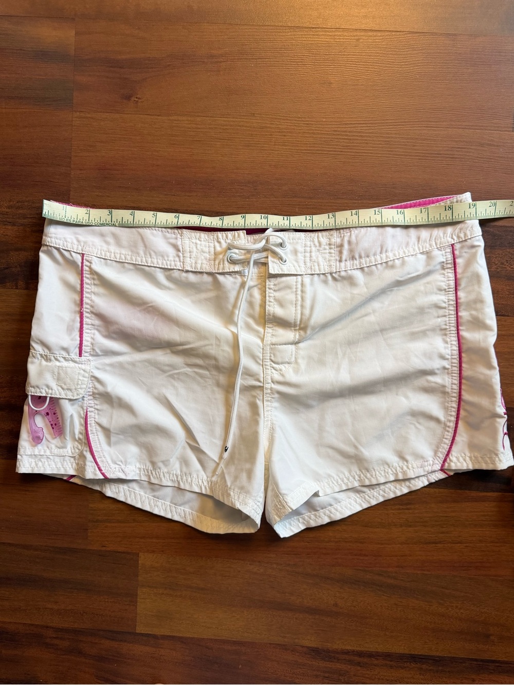 O'Neill White Women's Drawstring Board Swim Shorts With Pink Trim Y2K